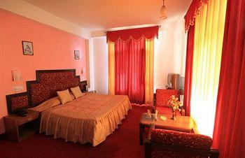Chander Palace Manali  Ngoại thất bức ảnh